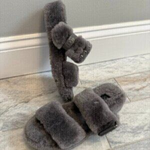 UGG women's size 7 gray Fuzz Yeah Slide Slipper Sandals S/N 1104662
